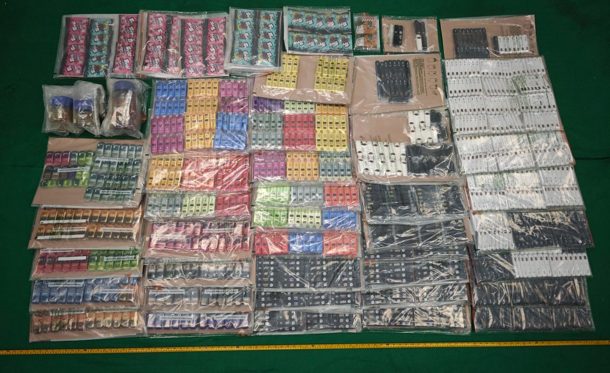 海關搗製毒工場檢130萬元毒品