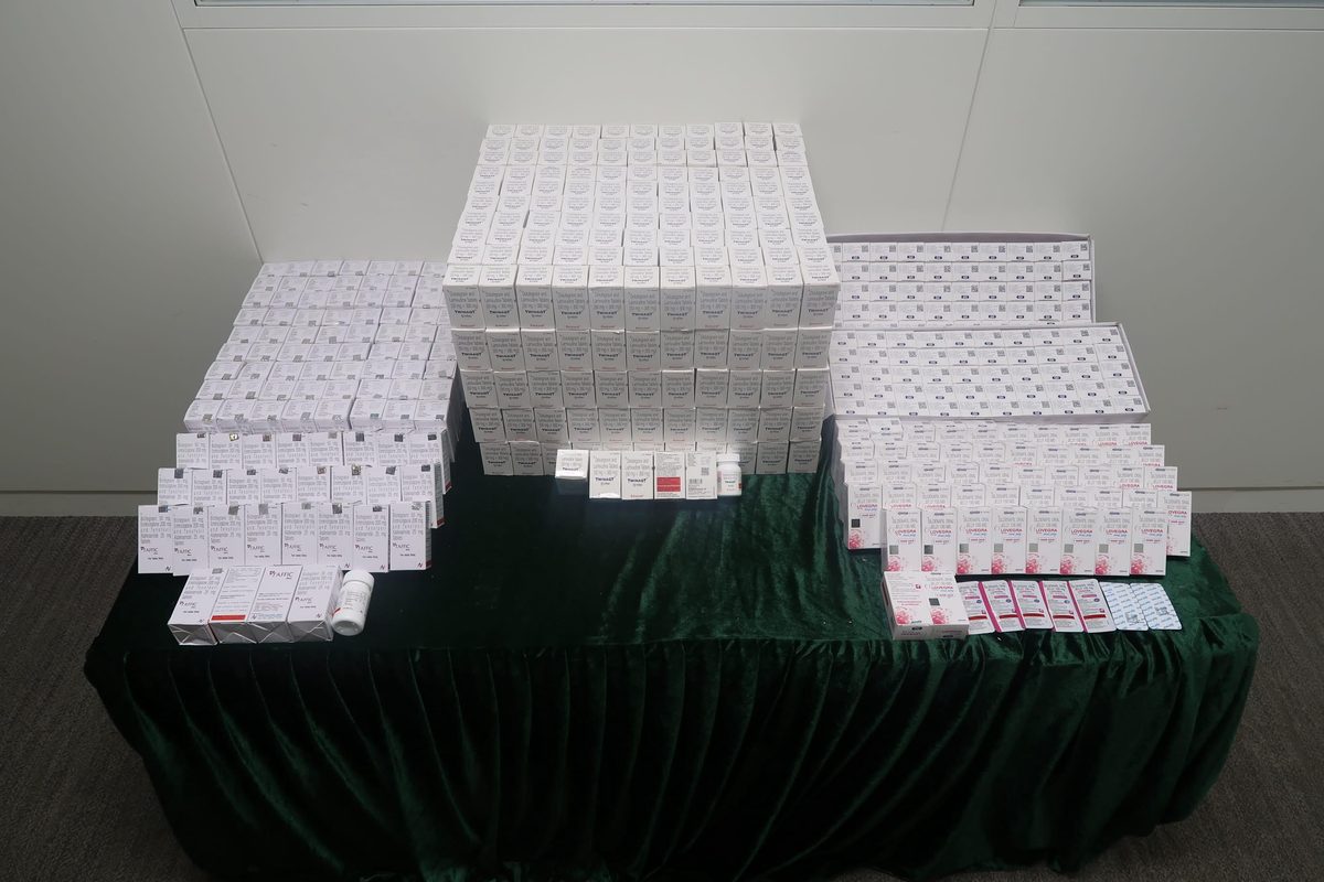 海關檢約45萬元懷疑藥劑製品