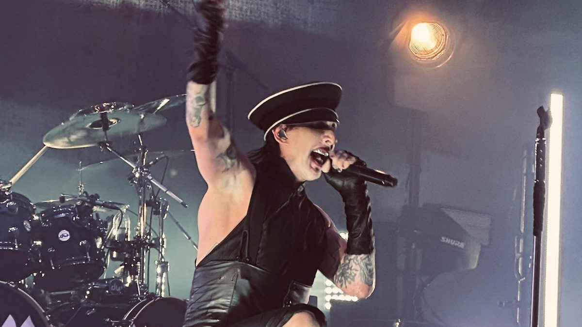 Billy Corgan 為 Marilyn Manson 友情辯護