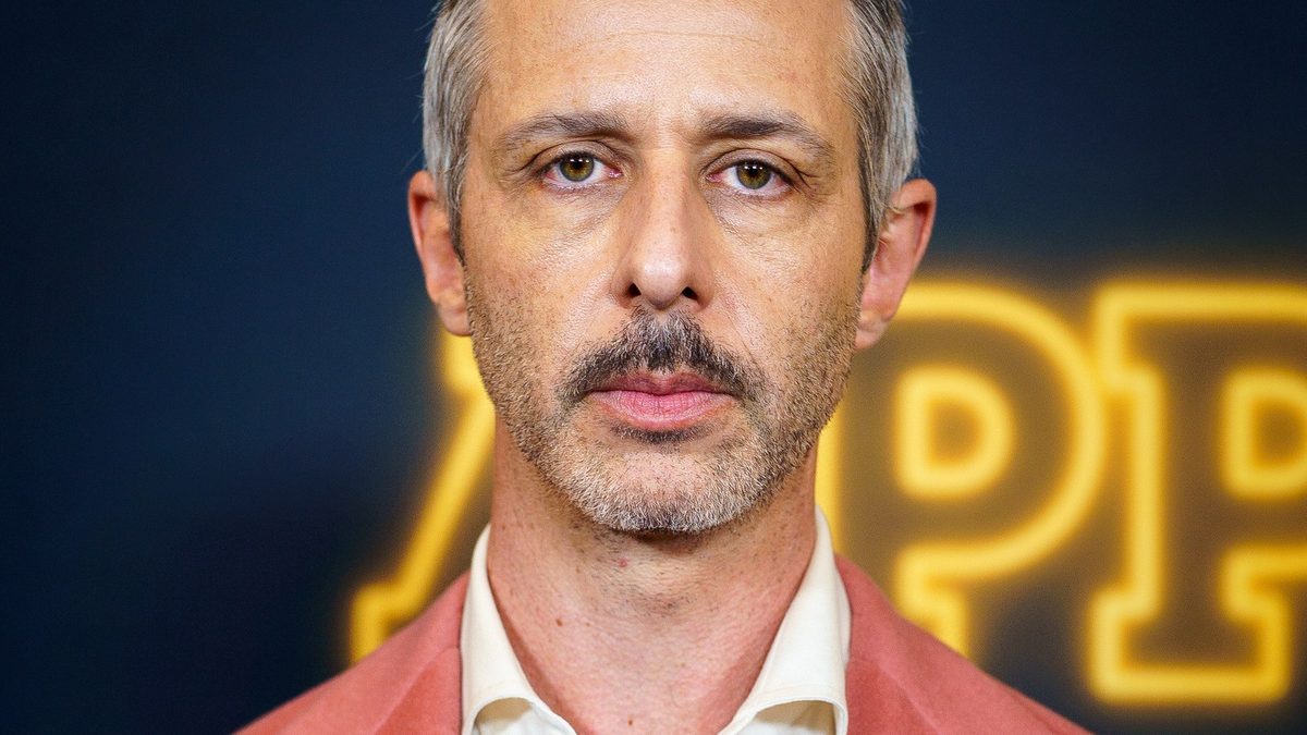 Jeremy Strong 演出《The Social Reckoning》 主動聯絡朱克伯格獲回應