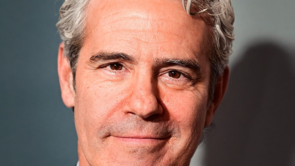 Leah McSweeney 撤銷控告 Andy Cohen 及 Bravo