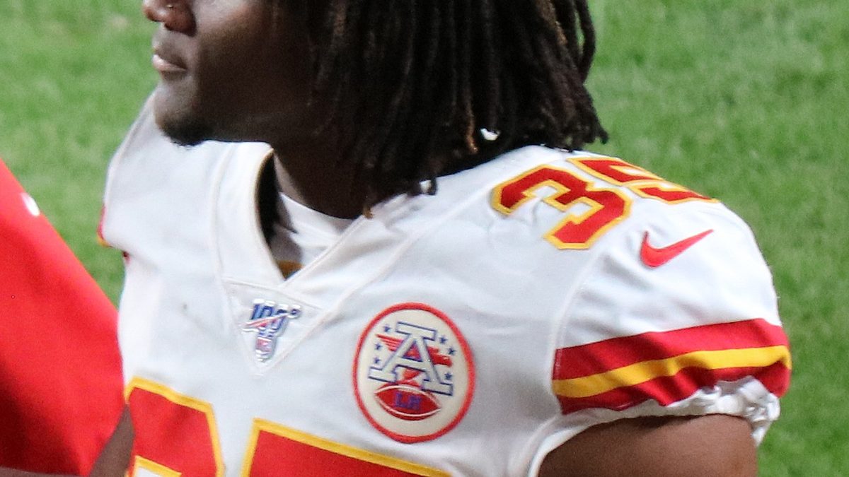 NFL球星華特喜迎第三胎