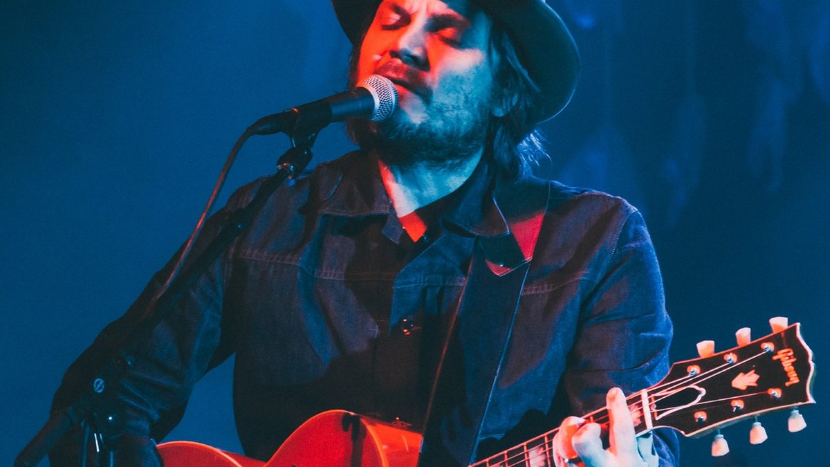 Wilco主唱Jeff Tweedy翻唱Twisted Teens歌曲