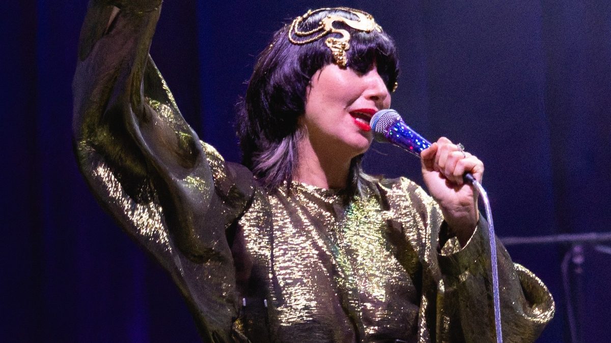 Yeah Yeah Yeahs 推皇家阿爾拔堂現場專輯