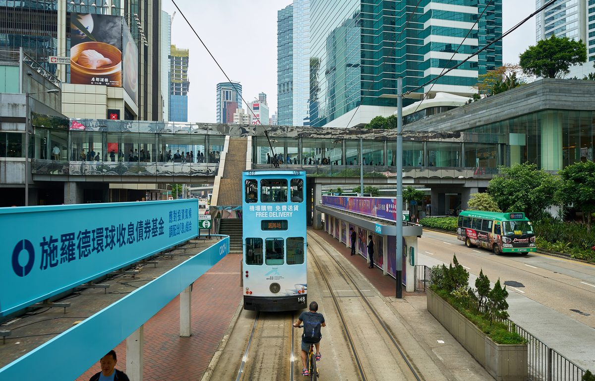 香港人才辦安排境外專才參觀立法會及電車廠