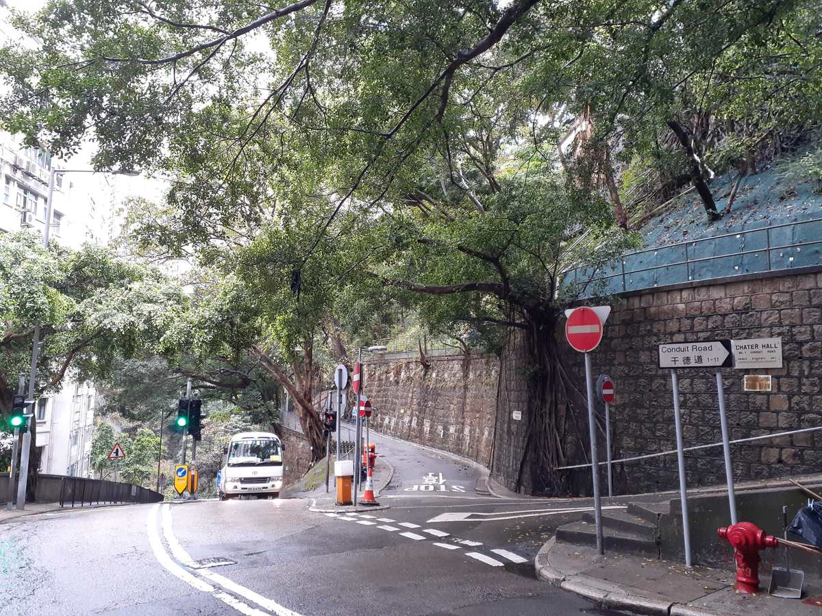 一號戒備信號至少維持至下午6時