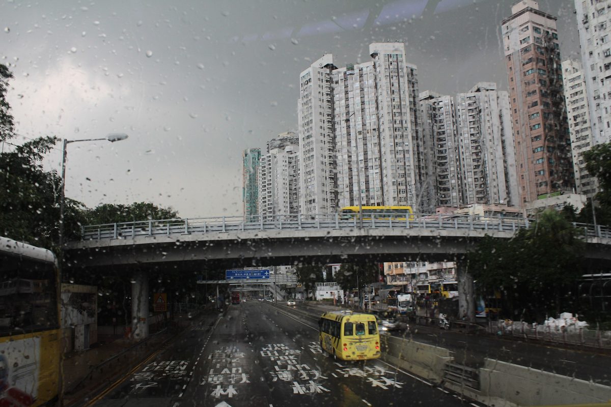 天文台發出黃色暴雨警告信號